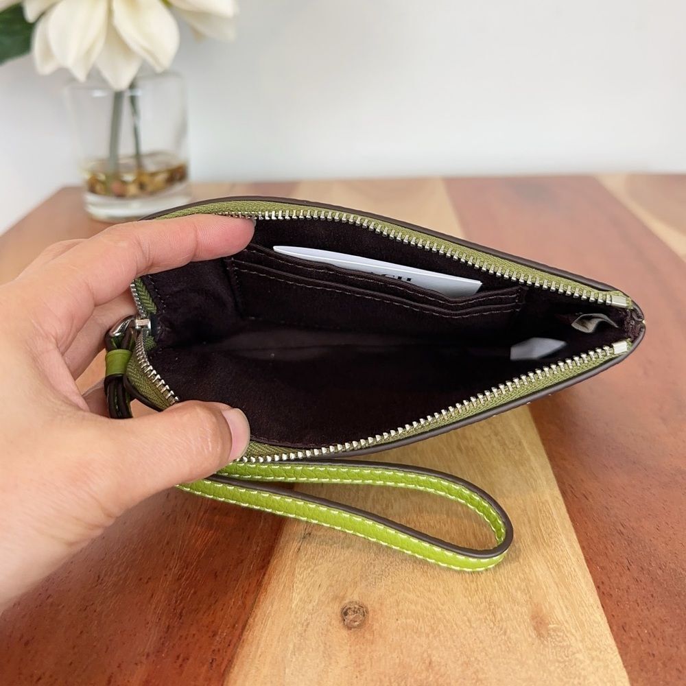 NWT Coach Leather‎ Corner Zip Wristlet - Picture 4 of 5